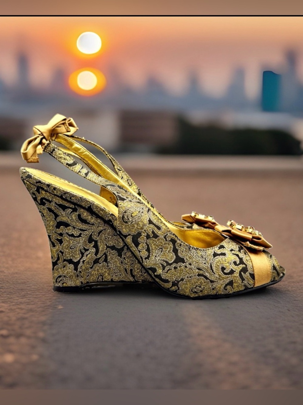 Nine West Womenβs 8M Gold Black Brocade Slingback Wedge Heels Jeweled Bow